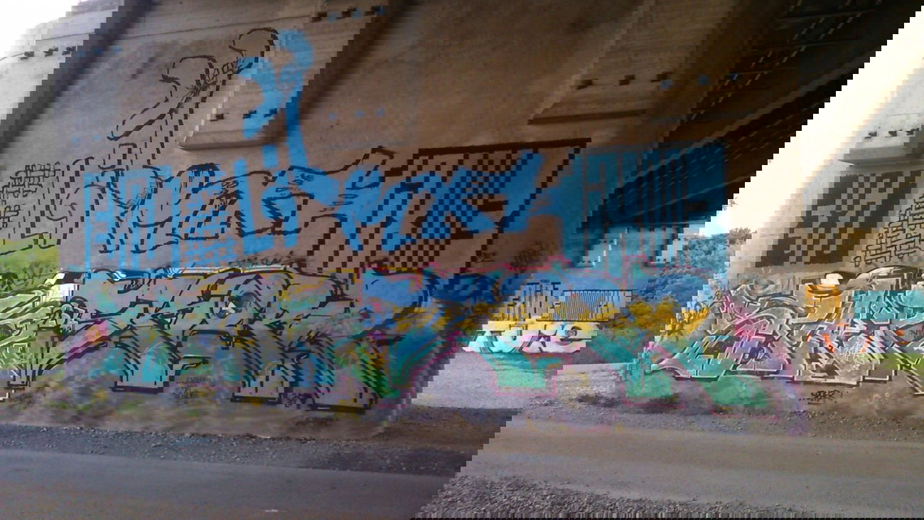 Graffiti Bombing - Photo by FRMONE