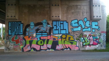 Graffiti Bombing - Photo by FRMONE