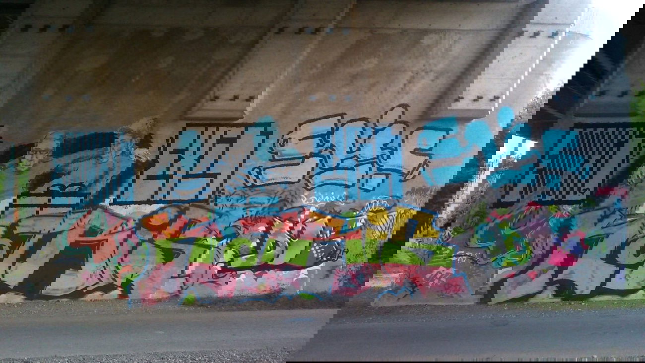 Graffiti Bombing - Photo by FRMONE