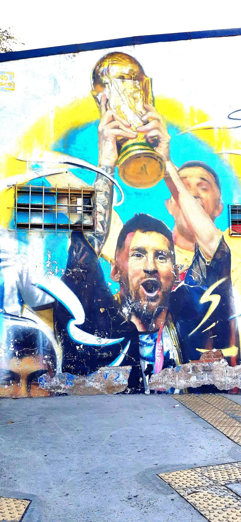 Graffiti Wall - Photo by Fabio77 - Messi, streetart