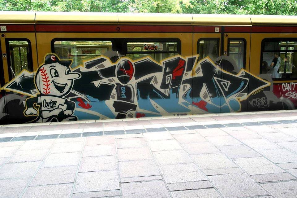 Graffiti Train in Berlin - Photo by Fabsen - Fino, Berlin (2013)