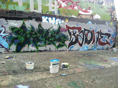Graffiti Wall in Berlin - Photo by Fahroner - Fome, Far, far&fome (2013)