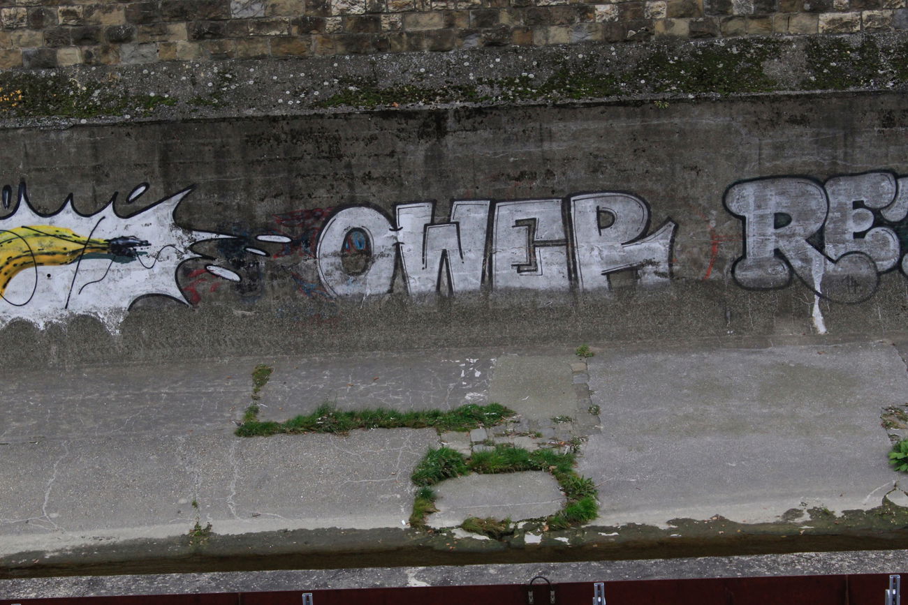 Graffiti Bombing - Photo by FameBalken