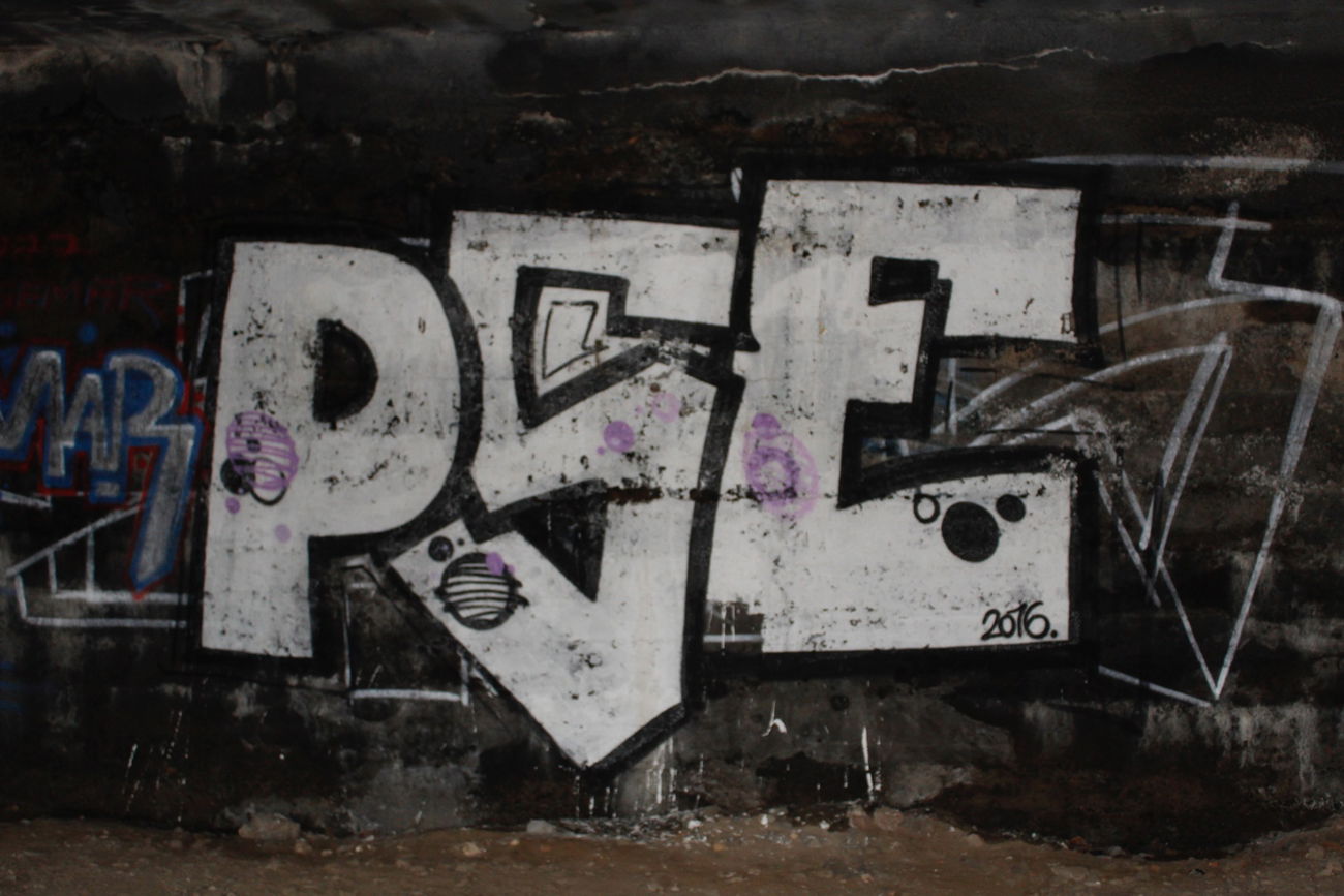 Graffiti Bombing - Photo by FameBalken