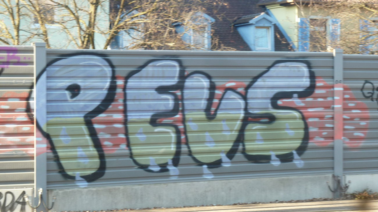 Graffiti Bombing - Photo by FameBalken