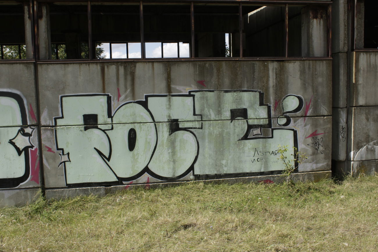 Graffiti Wall - Photo by FameBalken