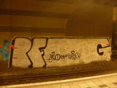 Graffiti Bombing - Photo by FameBalken