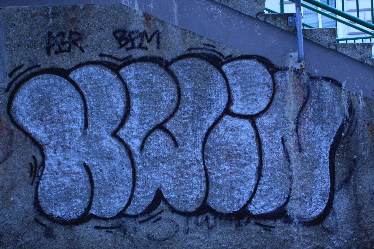 Graffiti Bombing - Photo by FameBalken