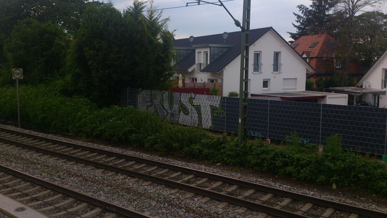 Graffiti Bombing - Photo by FameBalken