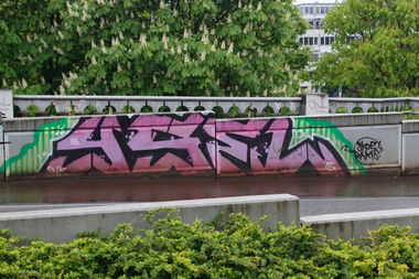 Graffiti Bombing - Photo by FameBalken