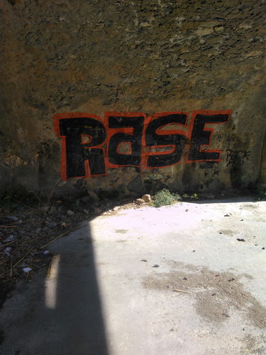 Graffiti Bombing - Photo by FameBalken