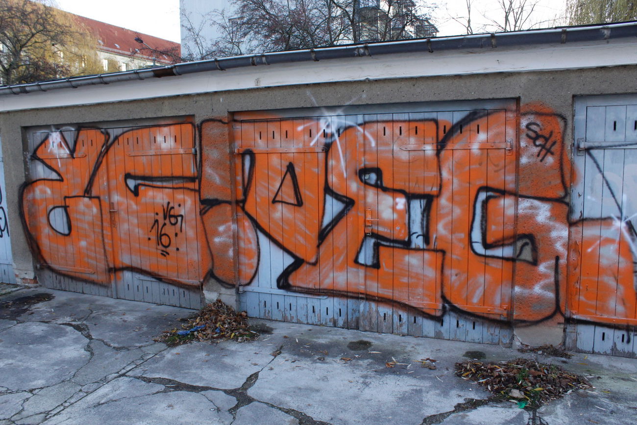 Graffiti Bombing - Photo by FameBalken