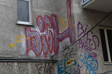 Graffiti Bombing - Photo by FameBalken