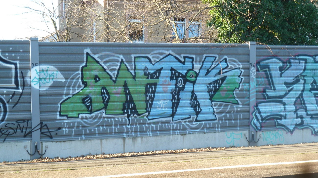 Graffiti Bombing - Photo by FameBalken