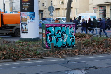 Graffiti Bombing - Photo by FameBalken