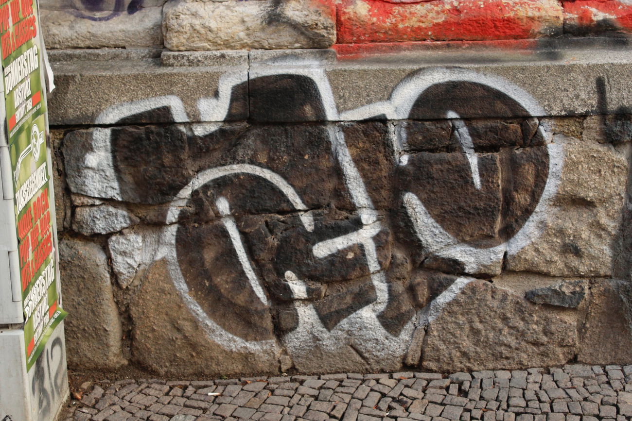 Graffiti Bombing - Photo by FameBalken