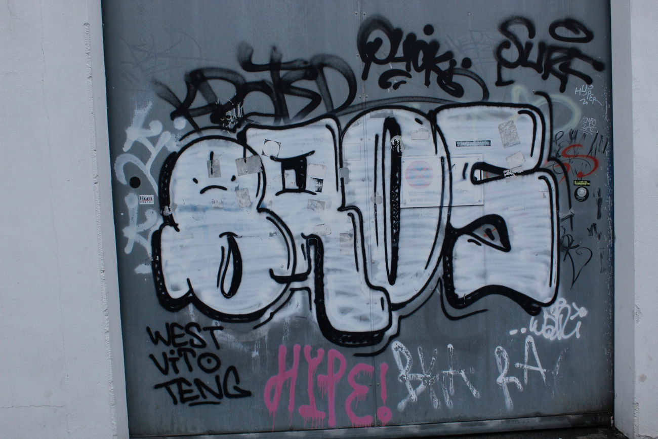 Graffiti Bombing - Photo by FameBalken