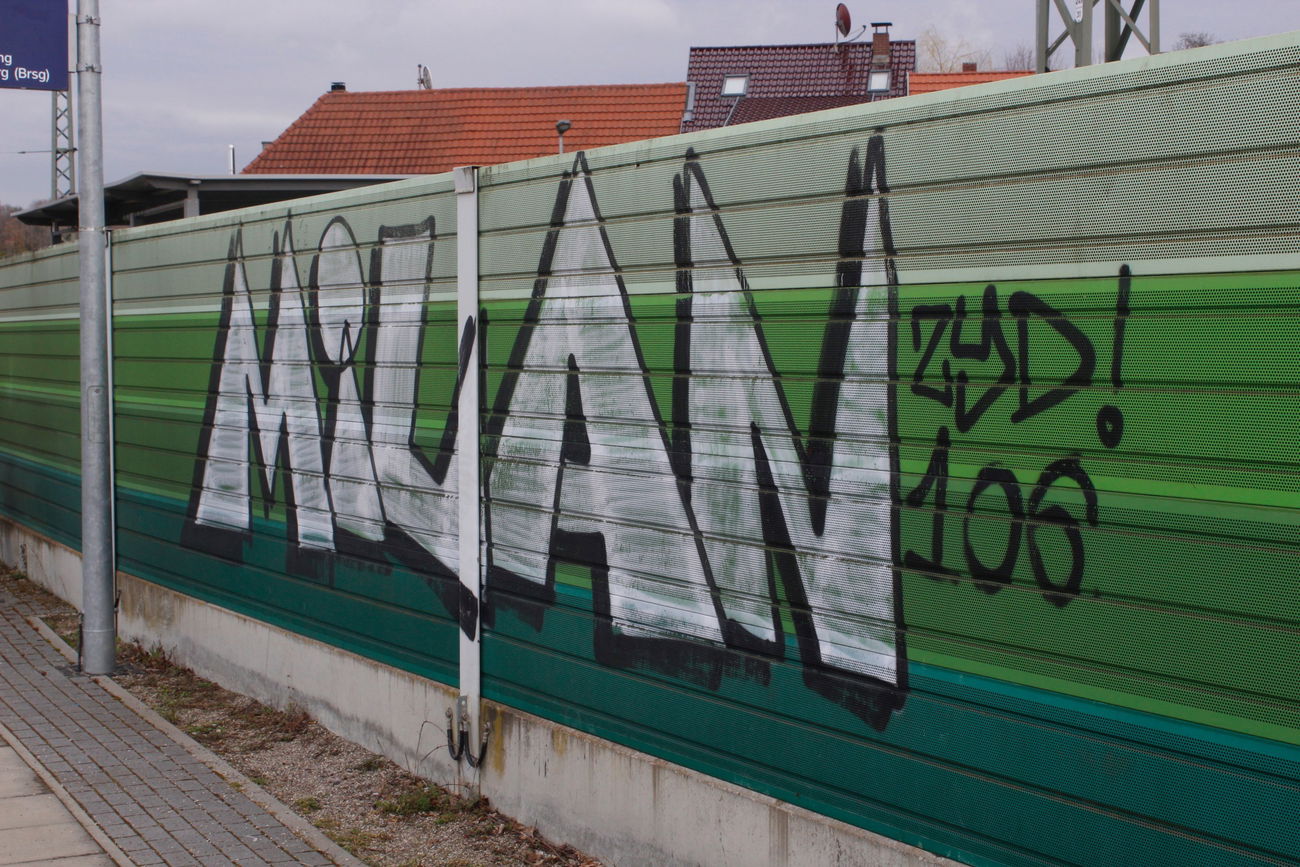 Graffiti Bombing - Photo by FameBalken