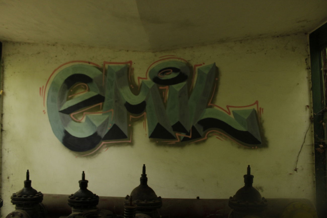 Graffiti Wall - Photo by FameBalken