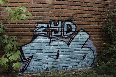 Graffiti Bombing - Photo by FameBalken