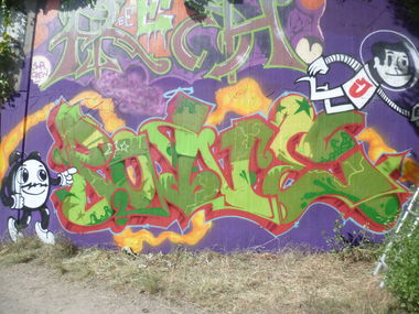 Graffiti Wall - Photo by FameBalken