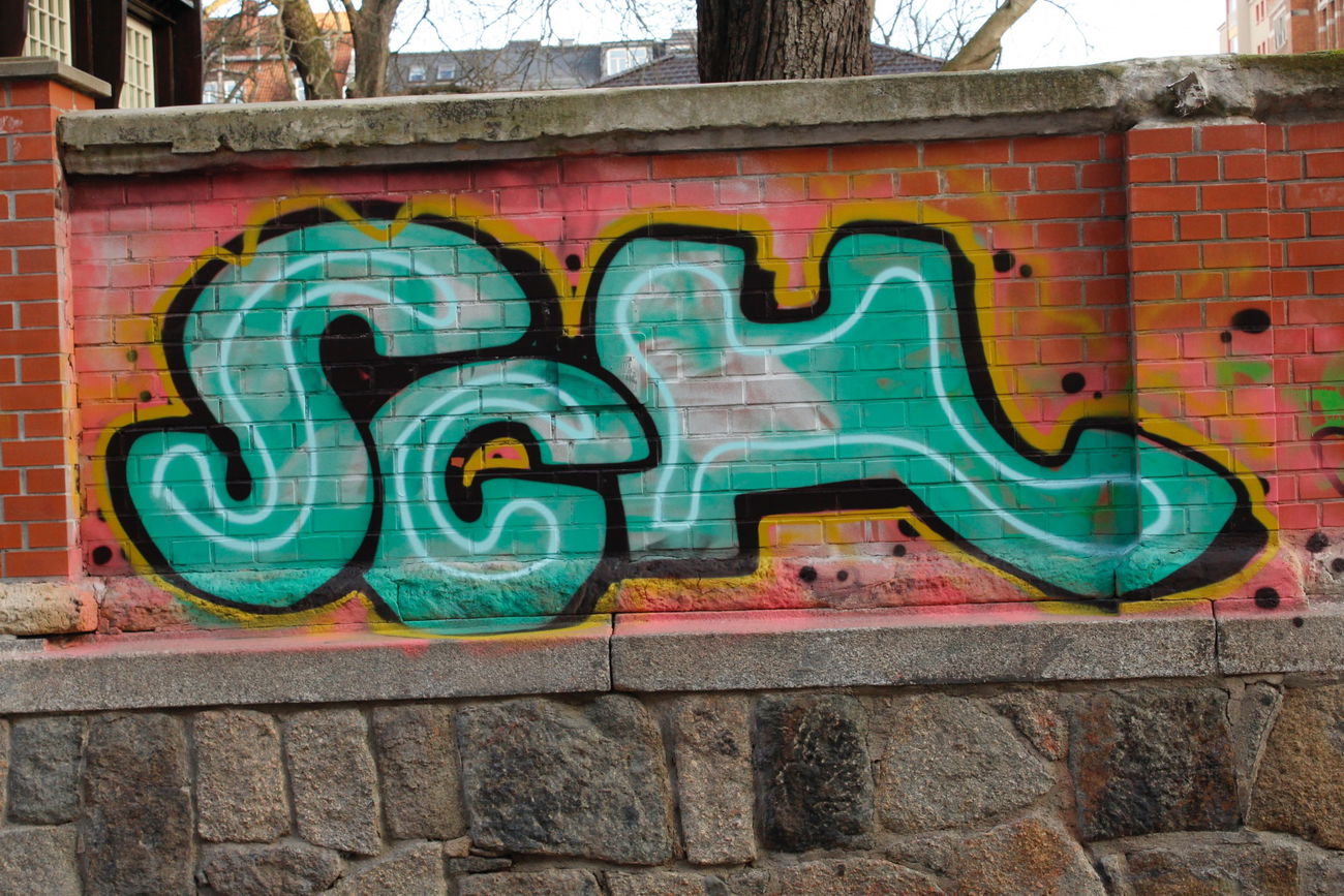 Graffiti Bombing - Photo by FameBalken