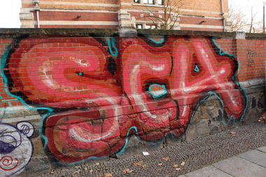 Graffiti Bombing - Photo by FameBalken