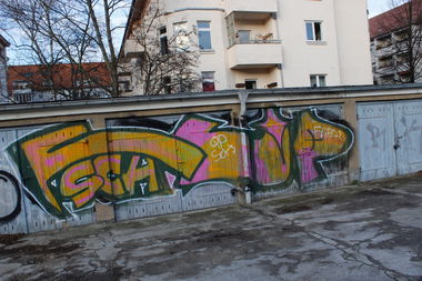 Graffiti Bombing - Photo by FameBalken
