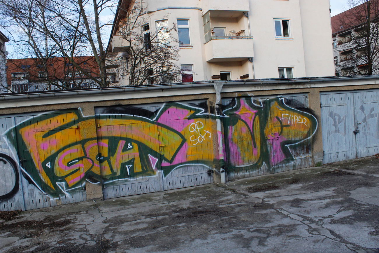 Graffiti Bombing - Photo by FameBalken