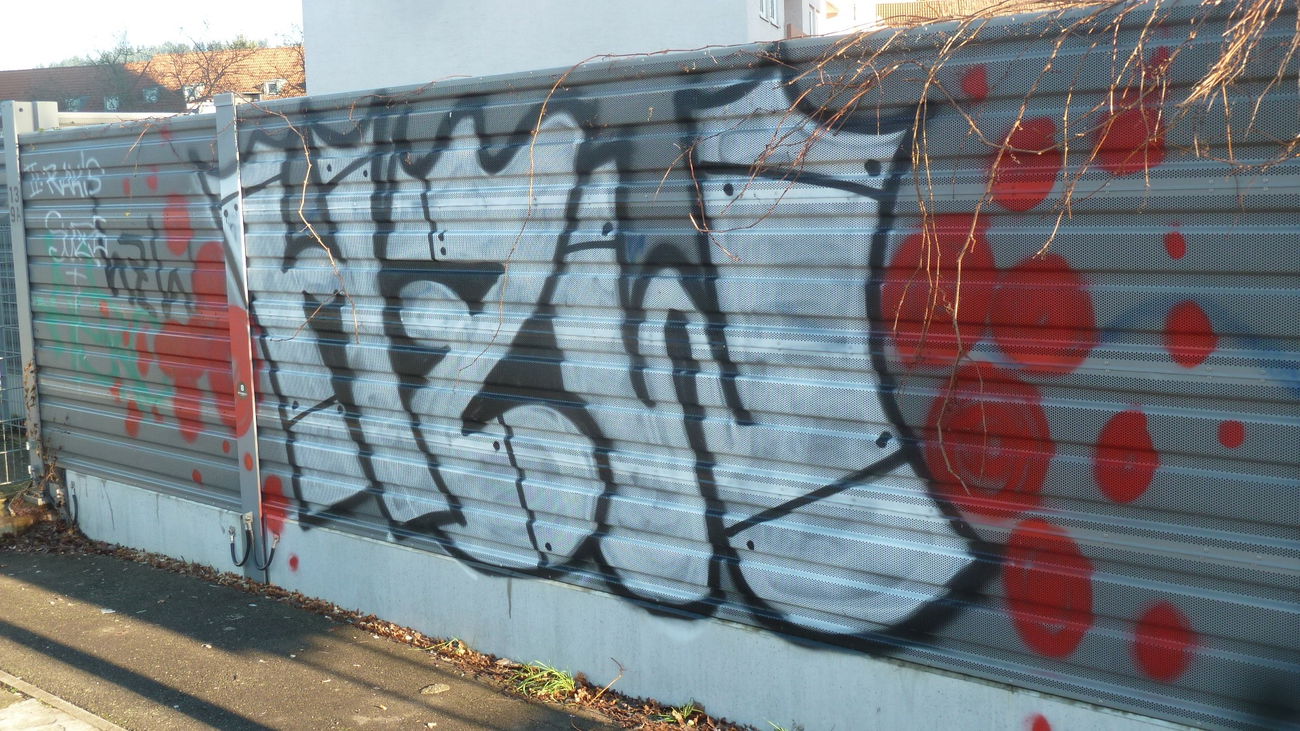 Graffiti Bombing - Photo by FameBalken