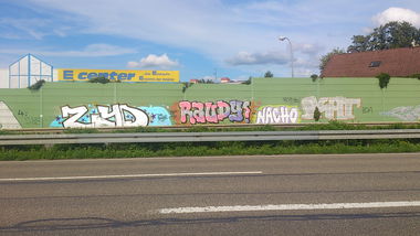 Graffiti Bombing - Photo by FameBalken