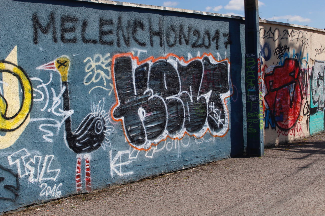 Graffiti Bombing - Photo by FameBalken