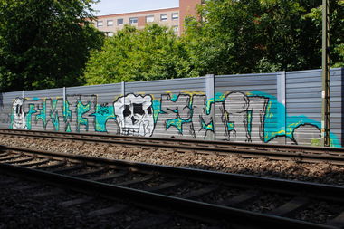 Graffiti Bombing - Photo by FameBalken