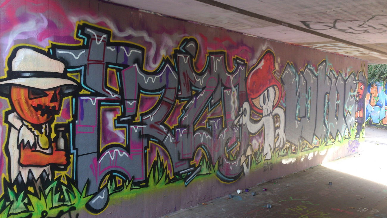 Graffiti Wall - Photo by FameBalken