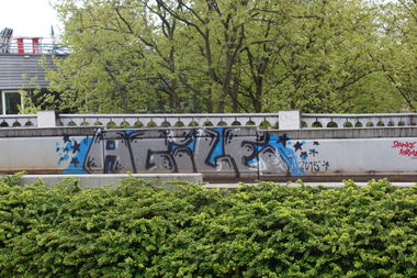 Graffiti Bombing - Photo by FameBalken