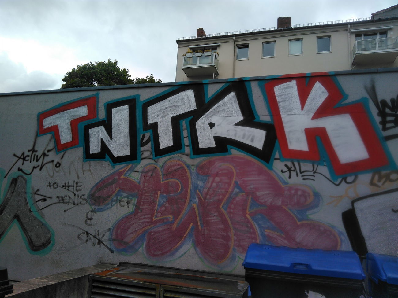 Graffiti Bombing - Photo by FameBalken