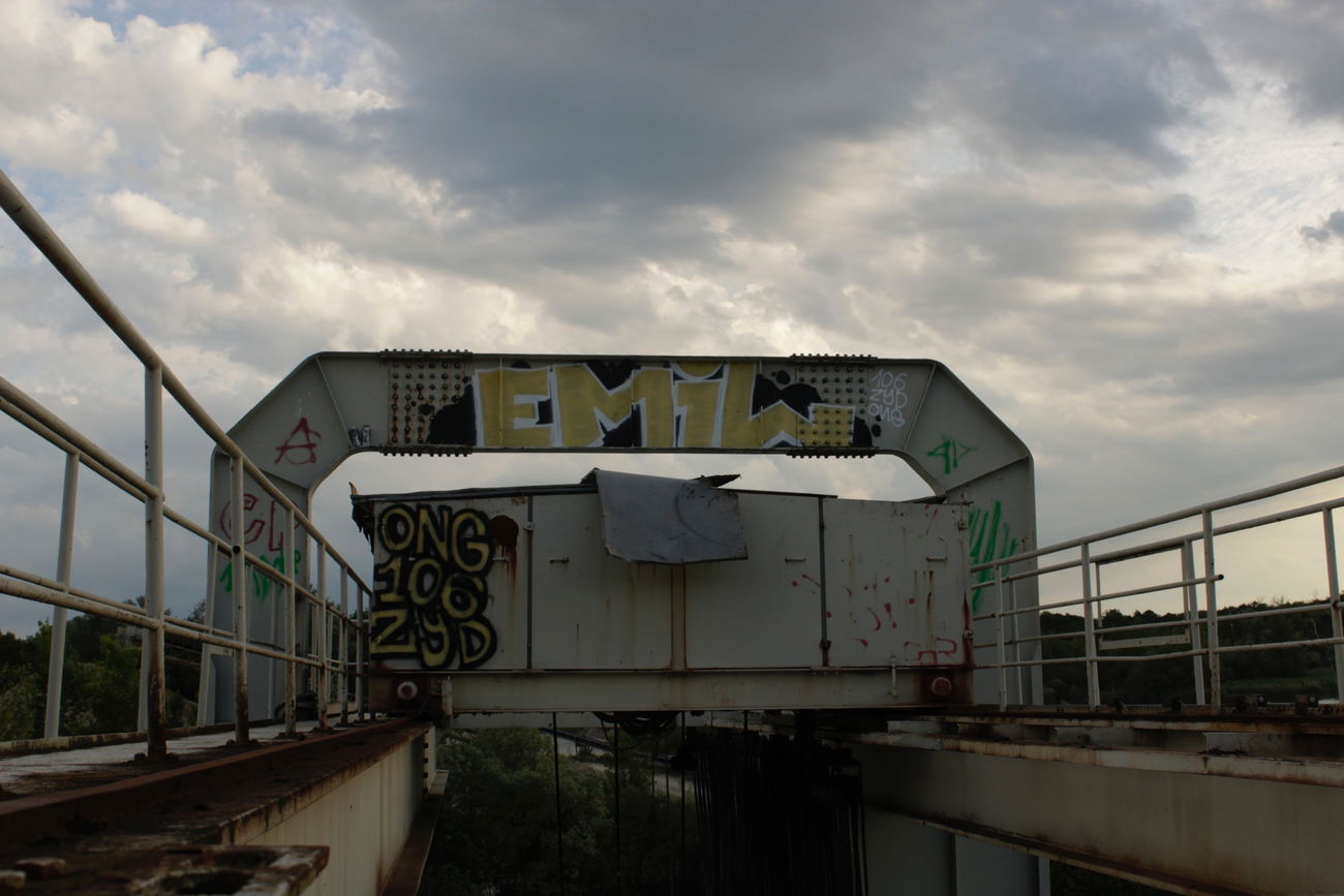 Graffiti Bombing - Photo by FameBalken