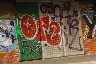 Graffiti Bombing - Photo by FameBalken