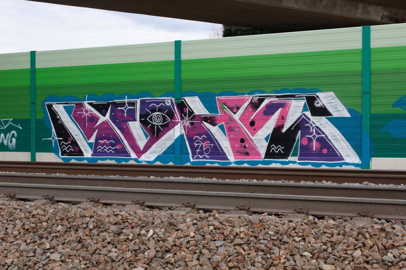 Graffiti Bombing - Photo by FameBalken