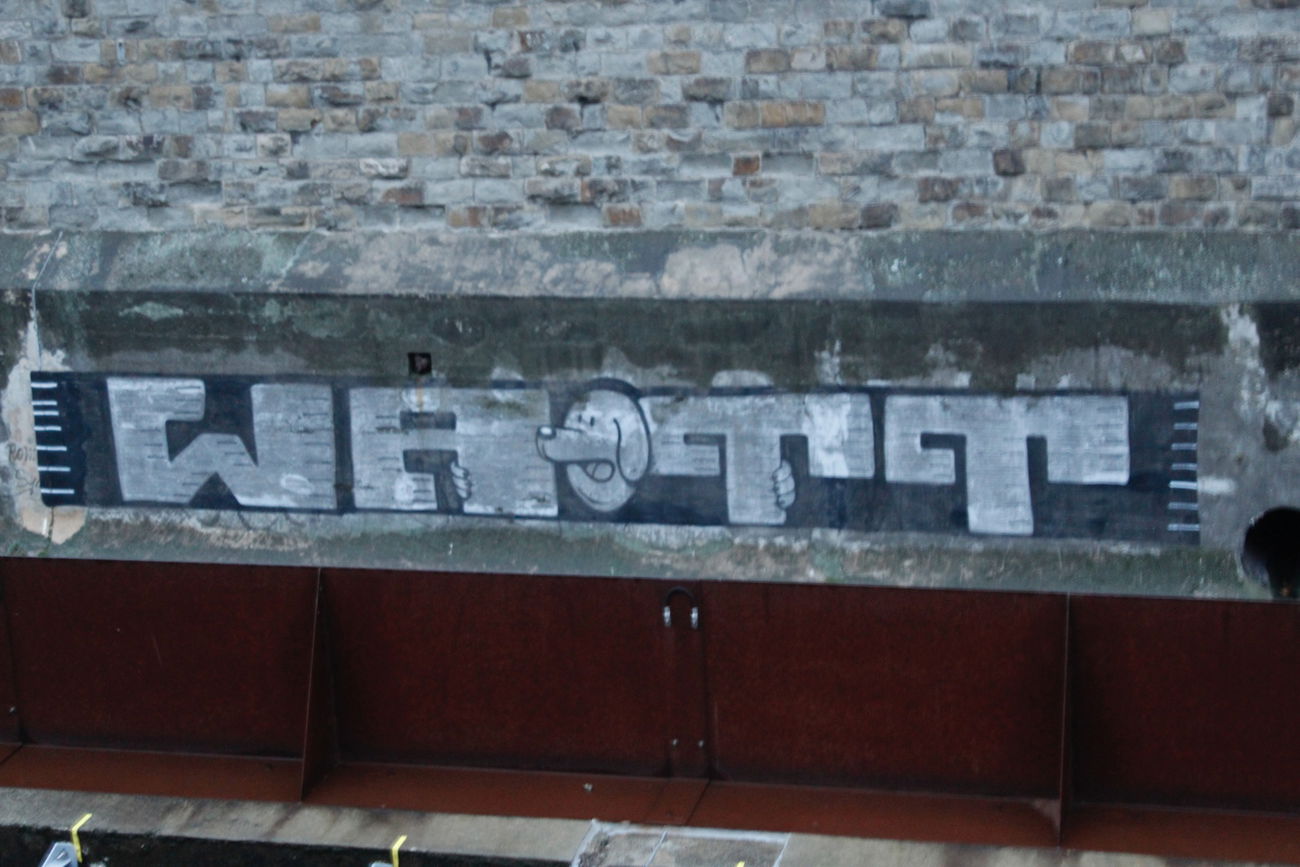 Graffiti Bombing - Photo by FameBalken