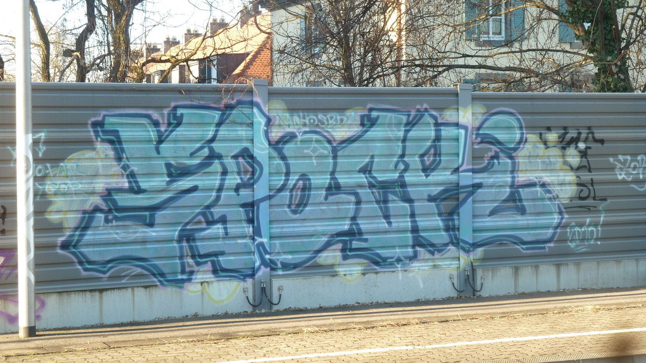 Graffiti Bombing - Photo by FameBalken