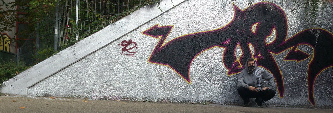 Graffiti Wall - Photo by FameBalken