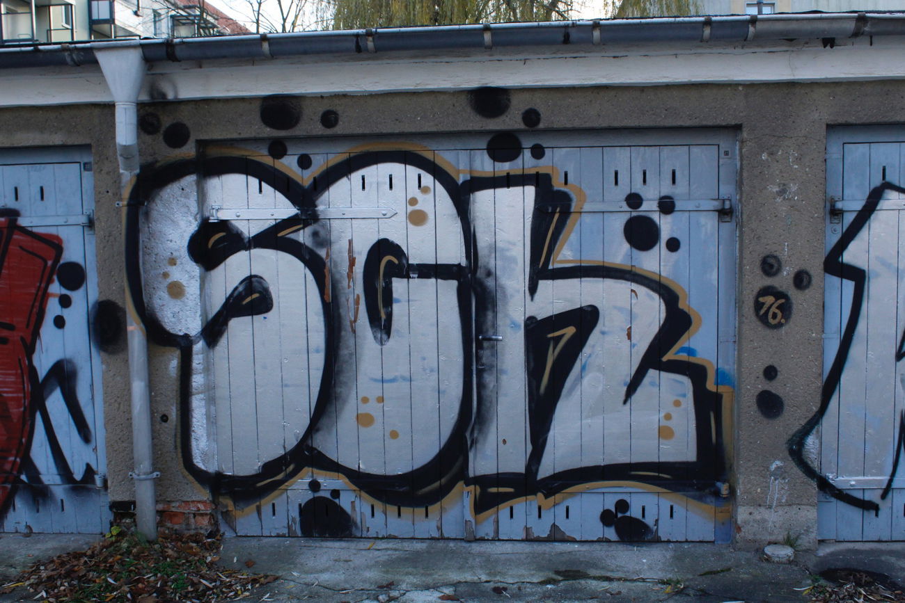 Graffiti Bombing - Photo by FameBalken