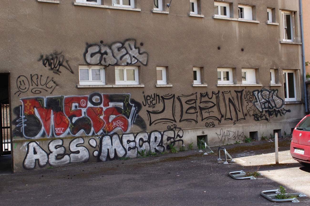 Graffiti Bombing - Photo by FameBalken