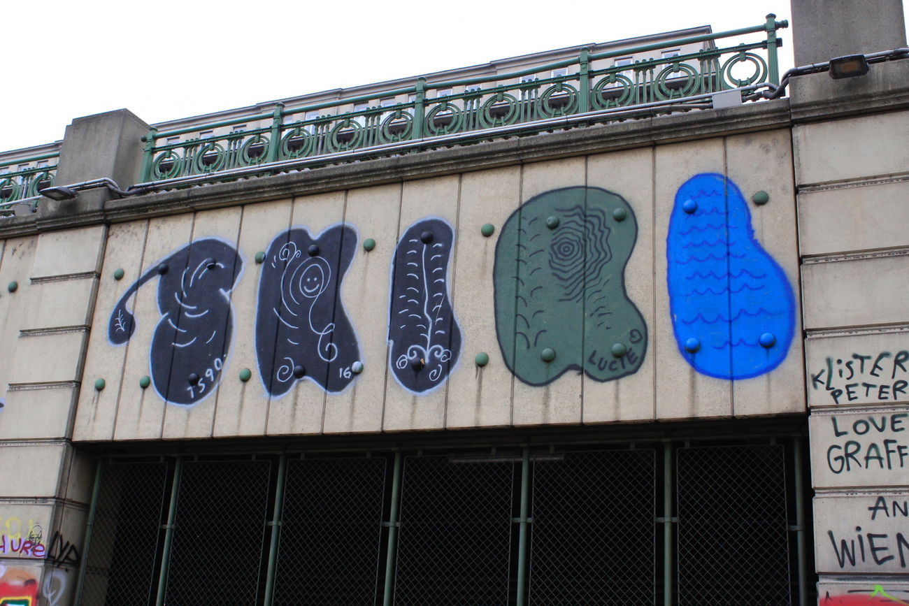 Graffiti Bombing - Photo by FameBalken