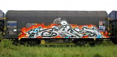 Graffiti Wall - Photo by Famelevel_O - freight