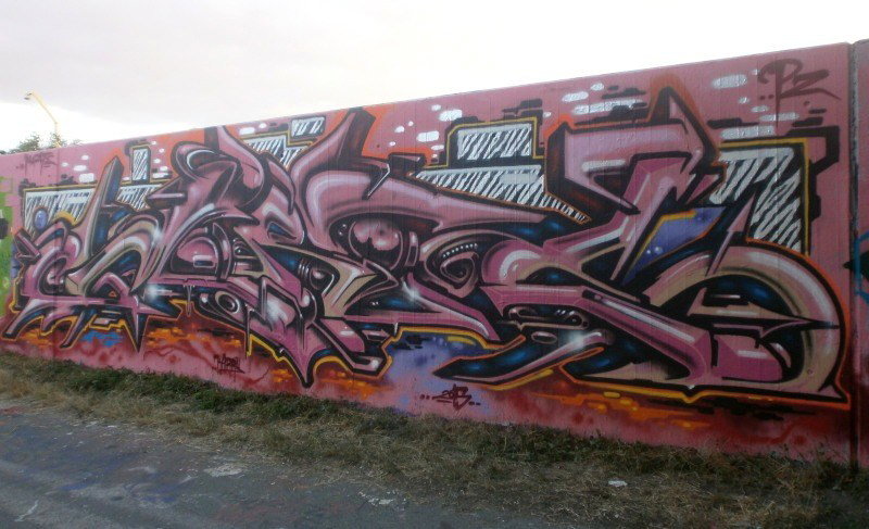 Graffiti Wall - Photo by Famelevel_O