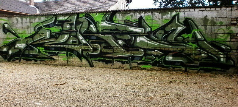 Graffiti Wall - Photo by Famelevel_O