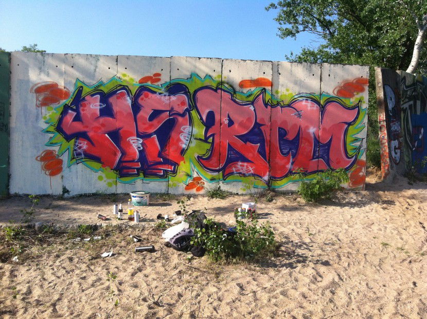 Graffiti Wall in Berlin - Photo by FarbenFroh - Berlin, 2013, Krew\\\'s (2013)