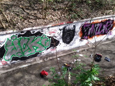 Graffiti Wall in Berlin - Photo by FarbenFroh - Berlin, 2013, EinsTwo3 (2013)